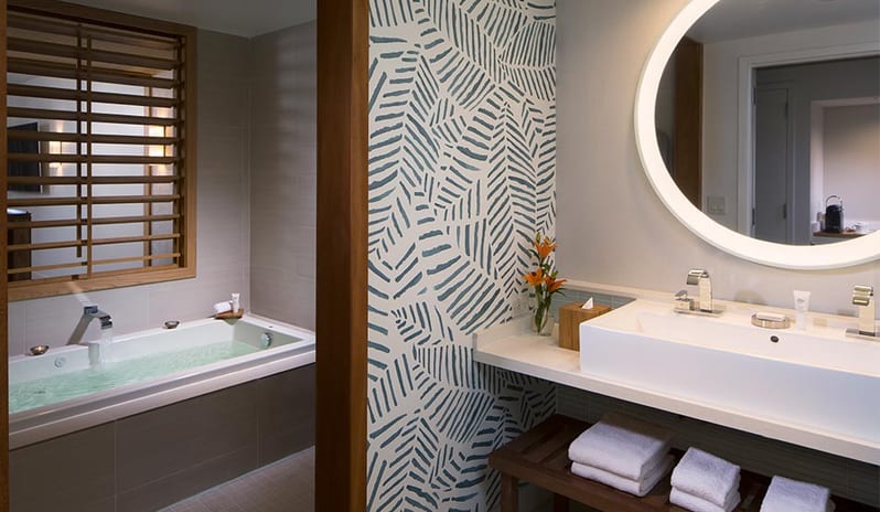 Eden Roc - Guest Bathroom